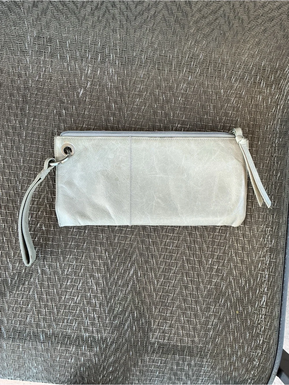 Hobo VIDA Vintage Hide Gray Leather Clutch Wristlet Wallet